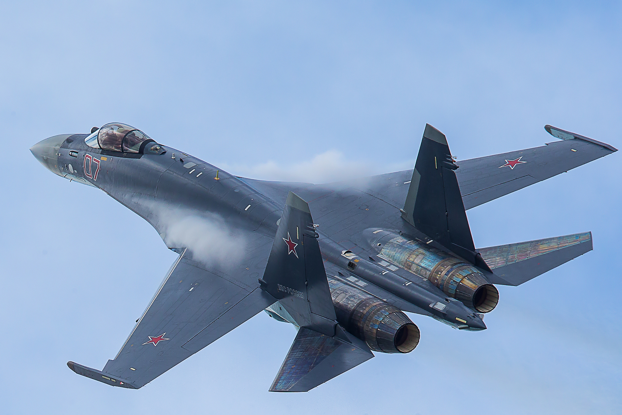 Какие есть истребители. Реактивный истребитель су35. Сухой Су-35с. Самолёт Су-35. Военный самолет Су 35.