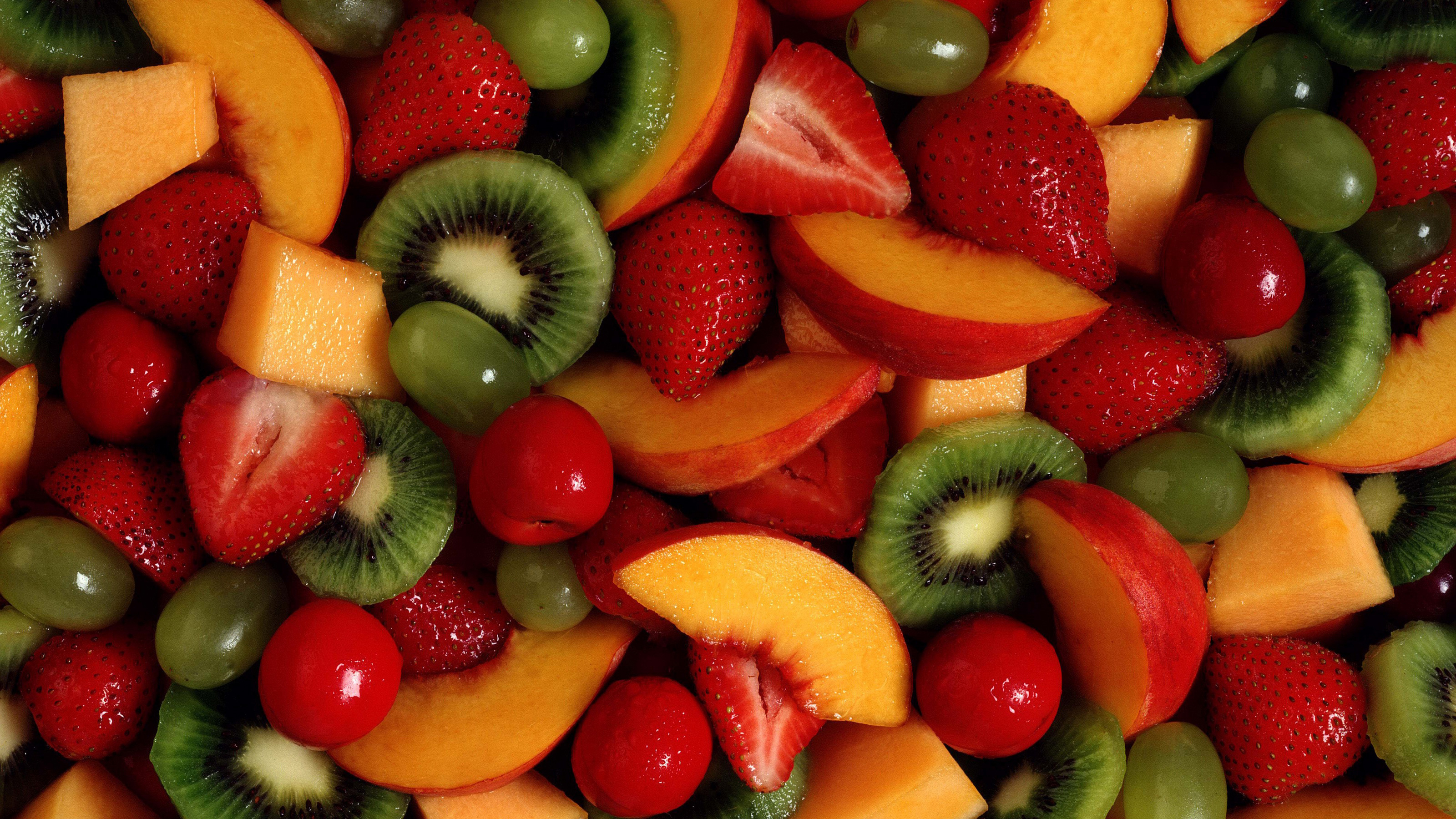 Фруктовый куда. Красивые яркие фрукты. Сочные фрукты. Яркие сочные фрукты. Летние фрукты.