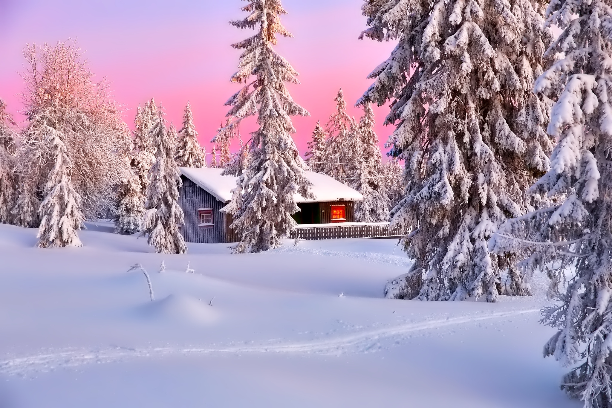 Is winter beautiful. Красивая зима. Домик в зимнем лесу. Зима пейзаж. Новогодний пейзаж.