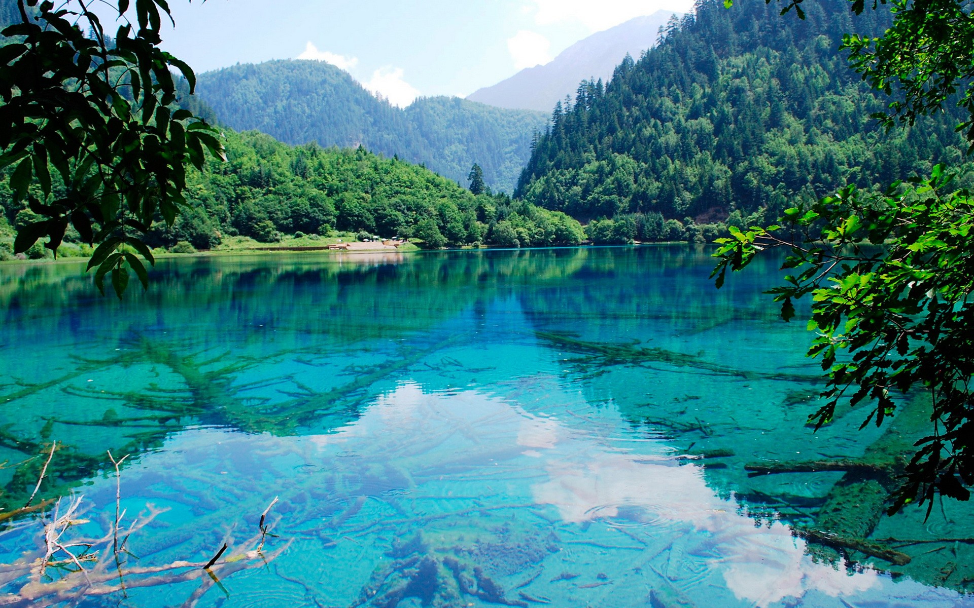 Озером называется природный водоем который. Озера Долины Цзючжайгоу. Национальный парк Цзючжайгоу («Долина девяти деревень»). Бирюзовое озеро, национальный парк Цзючжайгоу, Китай. Долина Цзючжайгоу (провинция Сычуань).