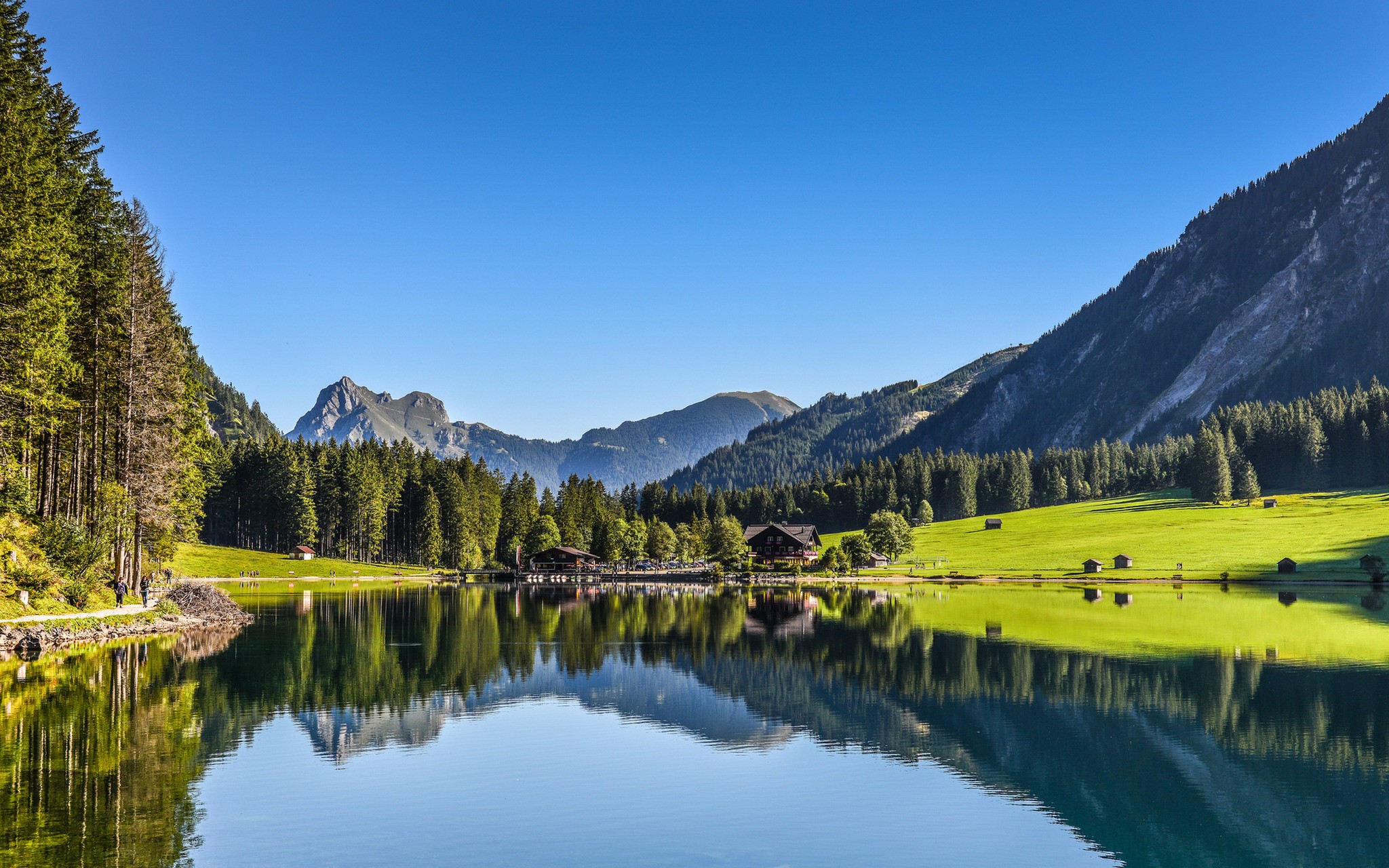 Картинка на обои высокого качества. Тироль Австрия горы. Альпы Австрия озеро. Озеро Тироль Австрия. Тироль Австрия пейзаж.