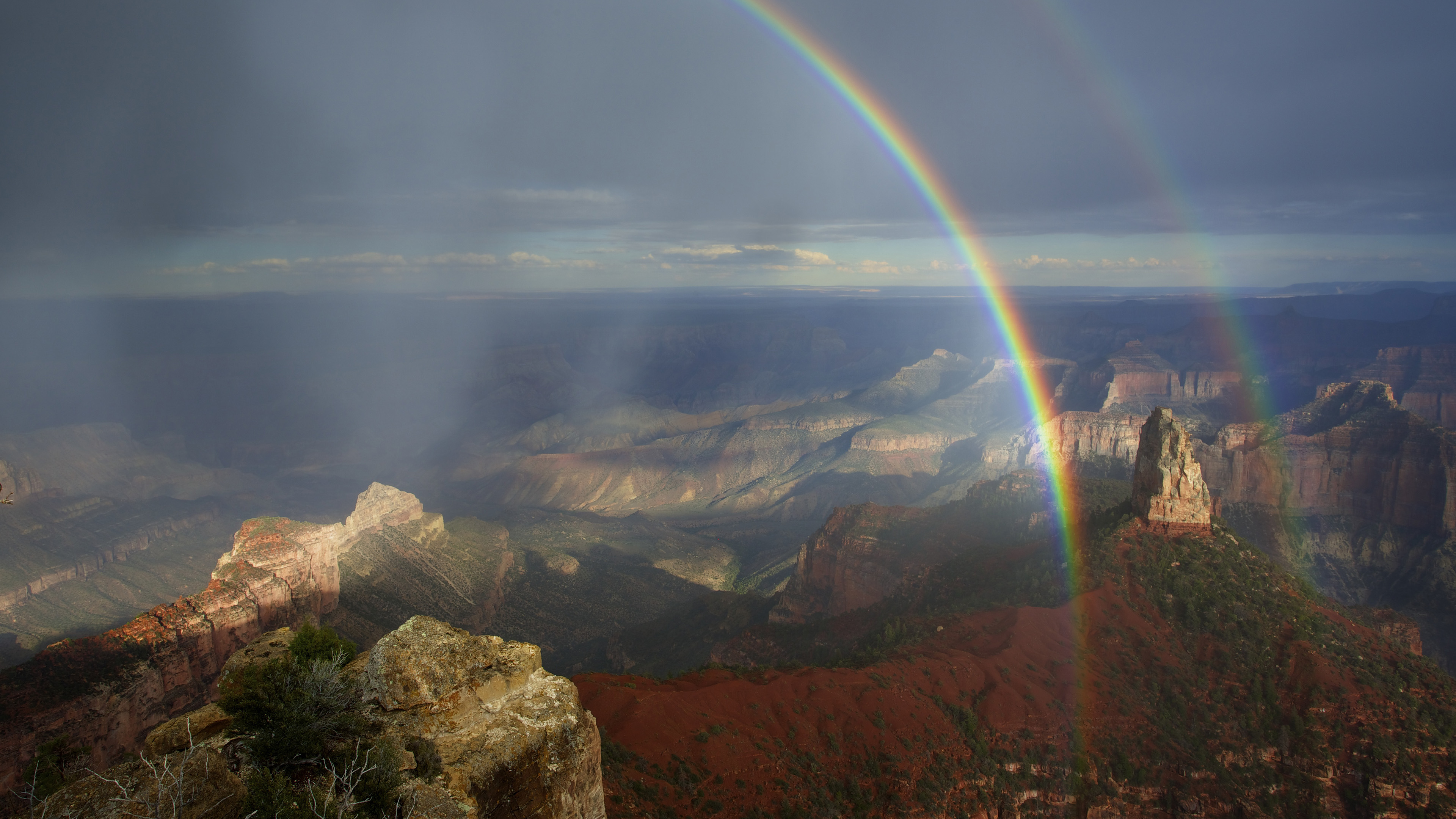 Rainbow 4 класс рабочая. Радуга в горах. Красивая Радуга. Картинки на рабочий стол Радуга. Стол рабочий Радуга.