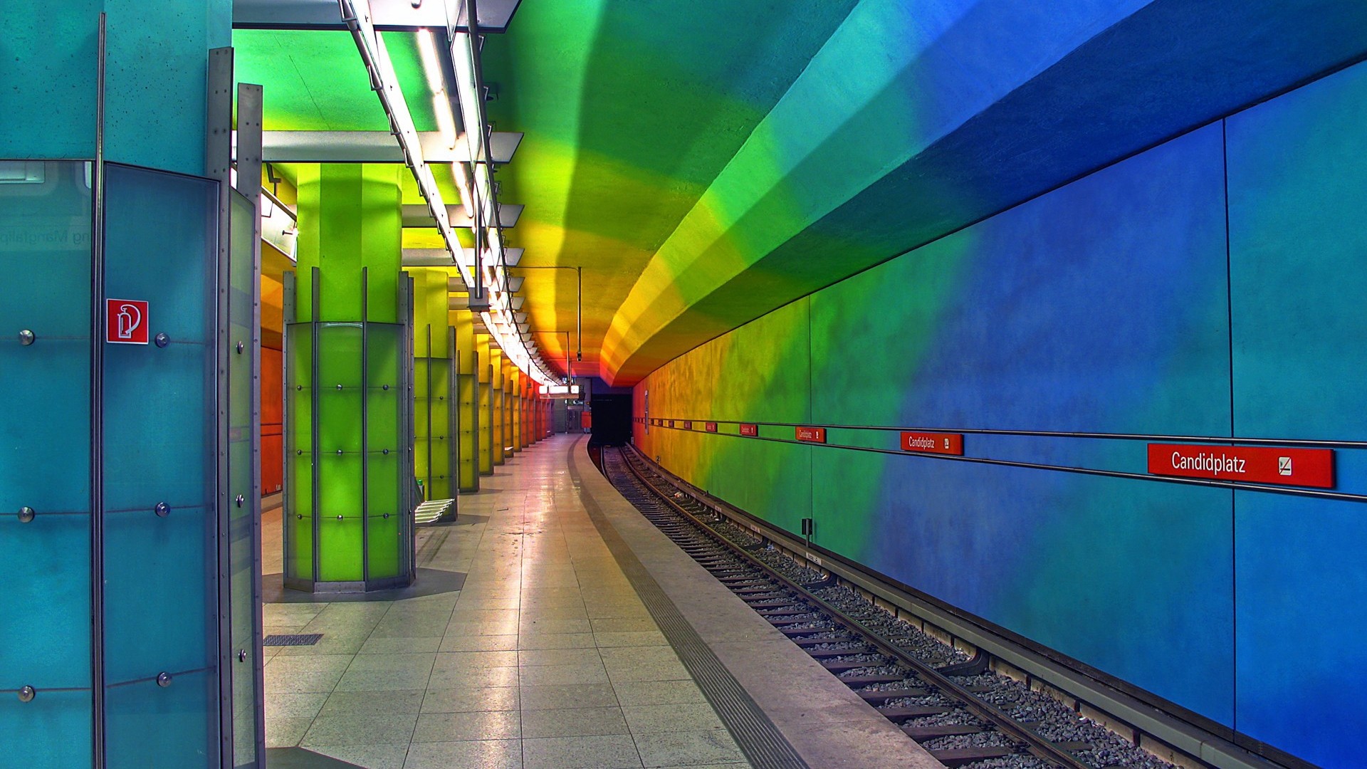 Включи крутую станцию. Мюнхен: станция Candidplatz. Лиссабон метро красивые станции. Станция метро Гамла стан. Красивые станции Московского метрополитена.