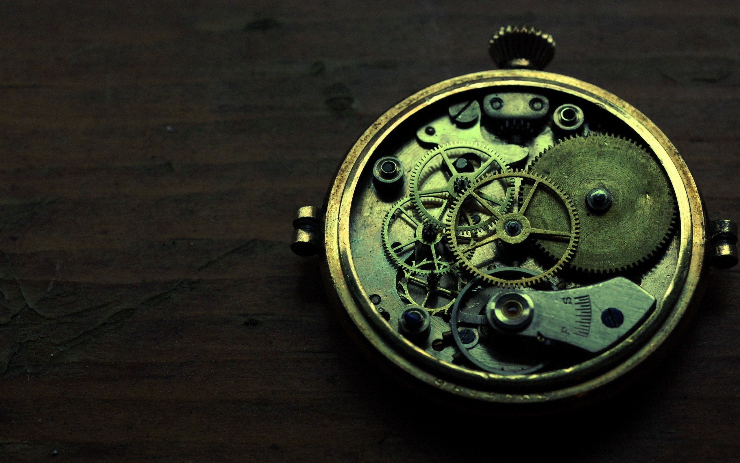 Обои 1 час. Часы с механизмом. Старинный часовой механизм. Старые часы механизм. Старинные наручные часы.