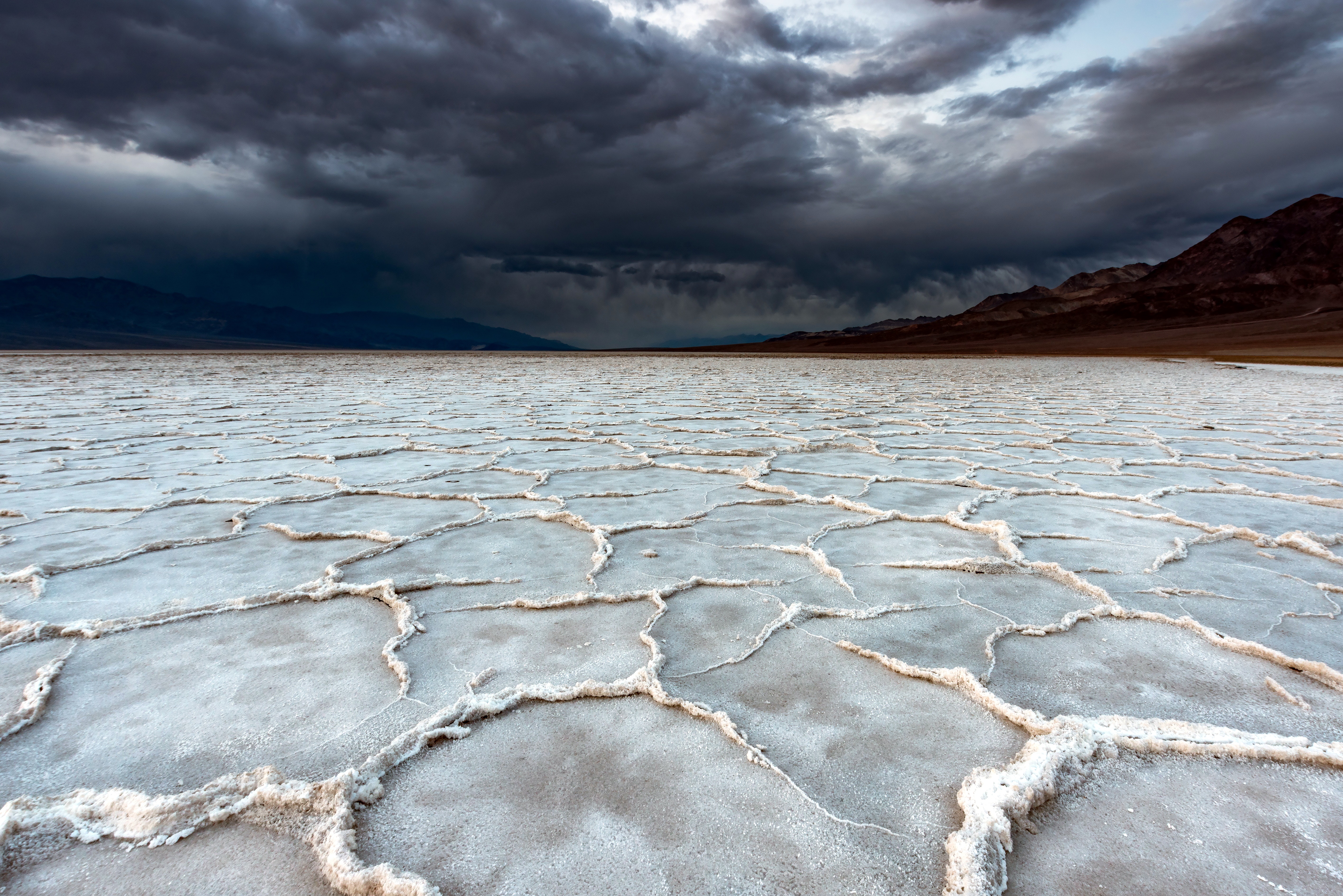 Badwater. Солончак Бэдуотер (Badwater. Впадина Бэдуотер. Озеро Бэдуотер озеро в долине смерти. Солончак Badwater Долина смерти.