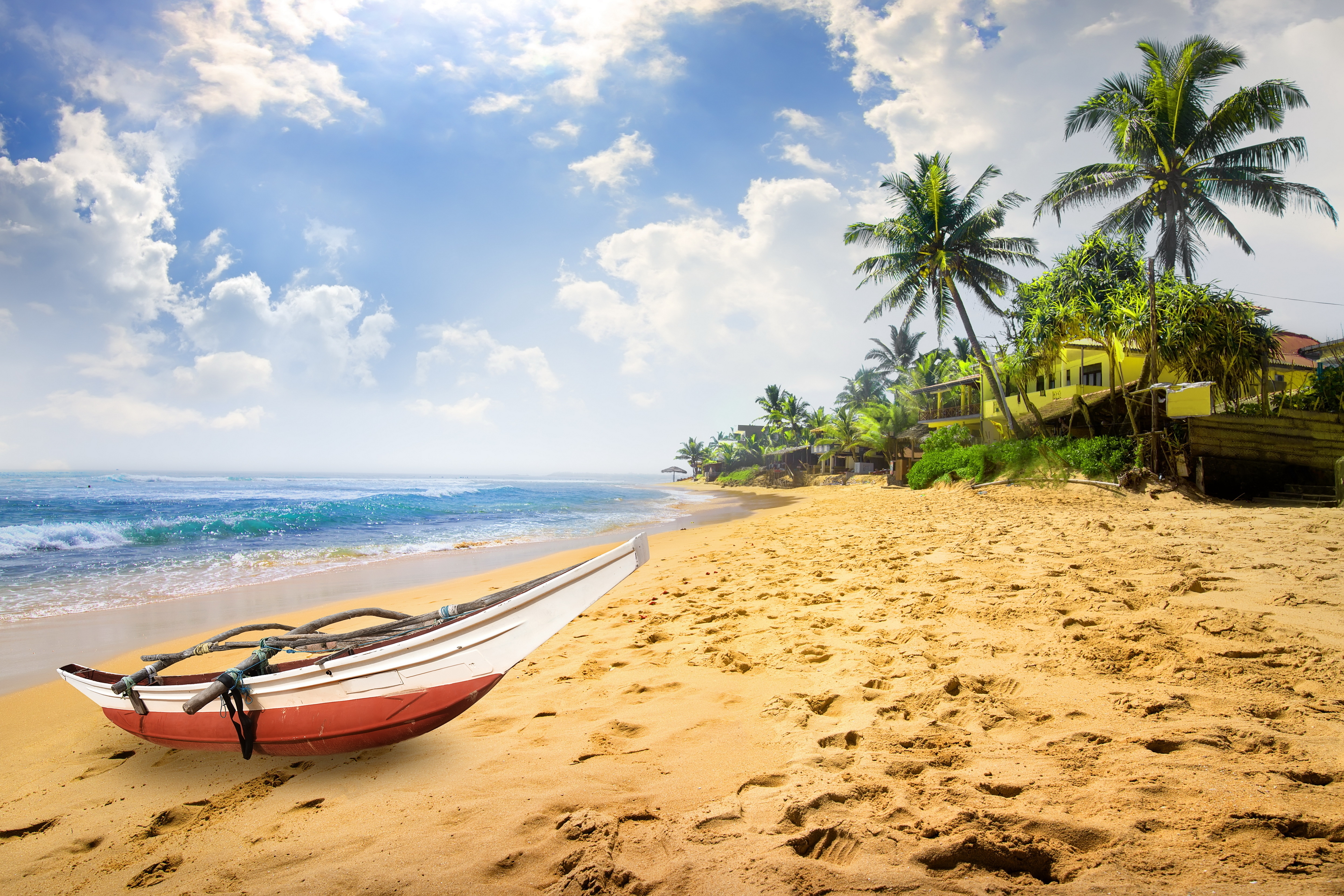 Шри ланка какие пляжи. Хиккадува Шри Ланка. Шри Ланка море. Индийский океан Шри Ланка. Шри Ланка путешествие 2022.