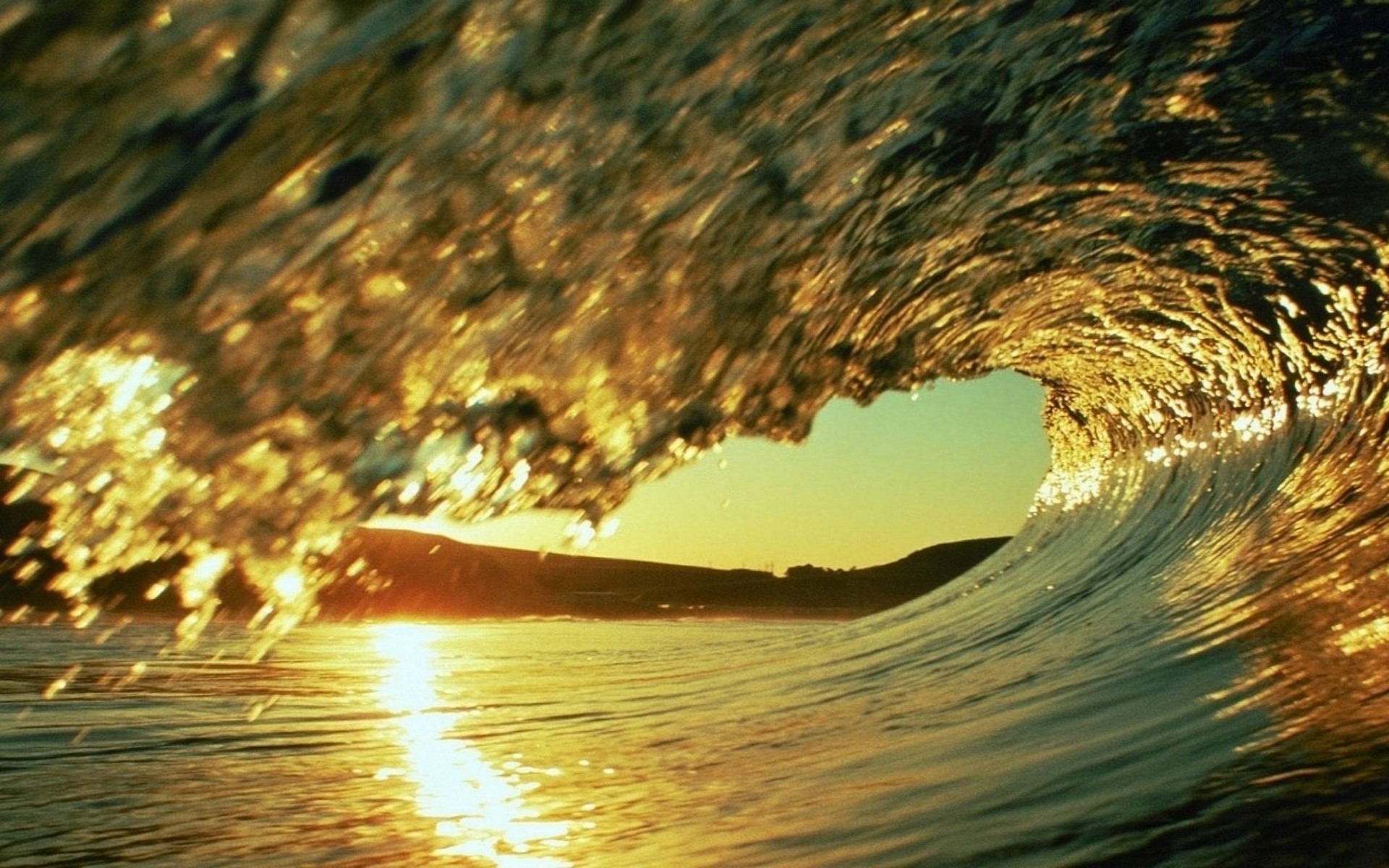 Красивые волны. Море. Море солнце. Волны. Море волны солнце.