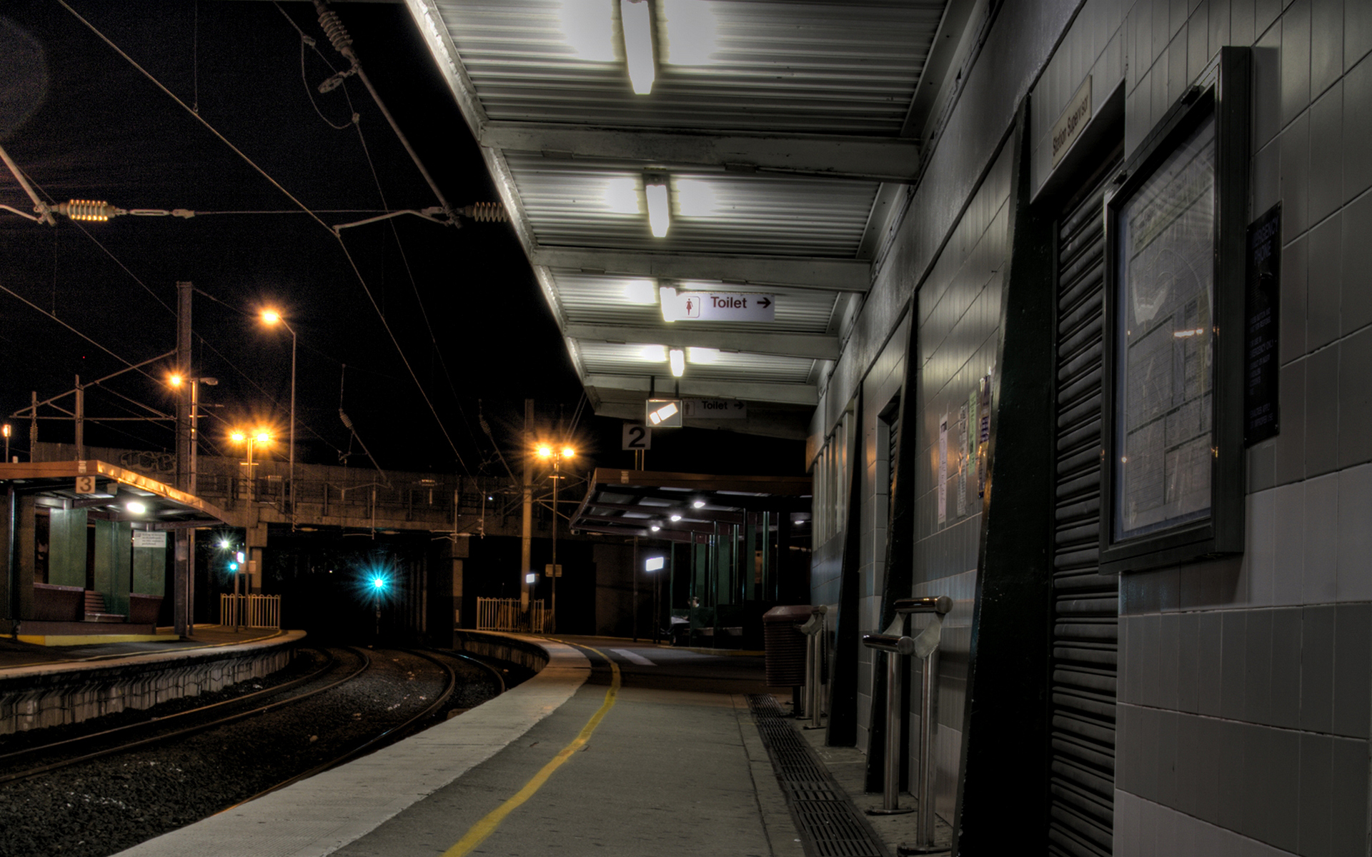 Включи ночную станцию. Станция метро перрон. Ночной вокзал. Ночной поезд. Ночной перрон вокзала.